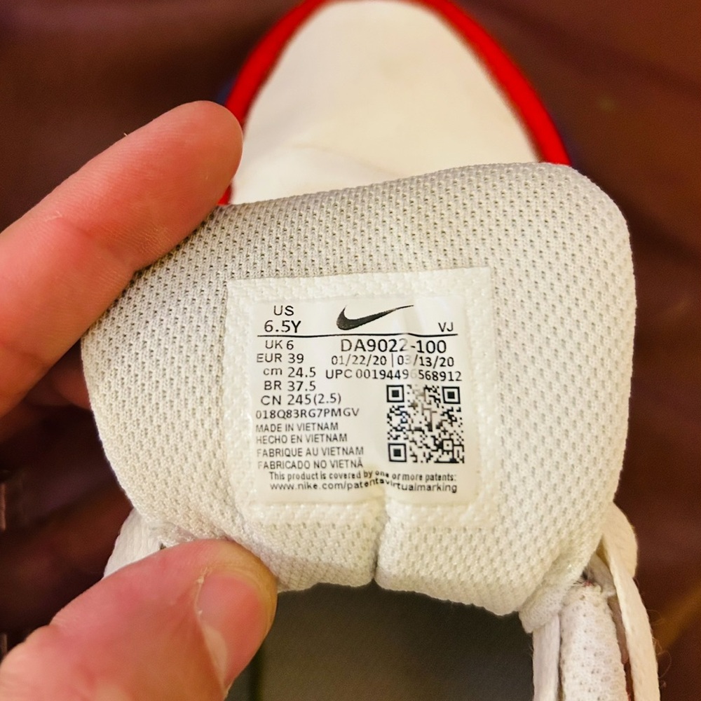 NIKE AIR MAX 90 - Picture 9 of 10